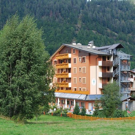 Hotel Derby Aprica Kültér fotó